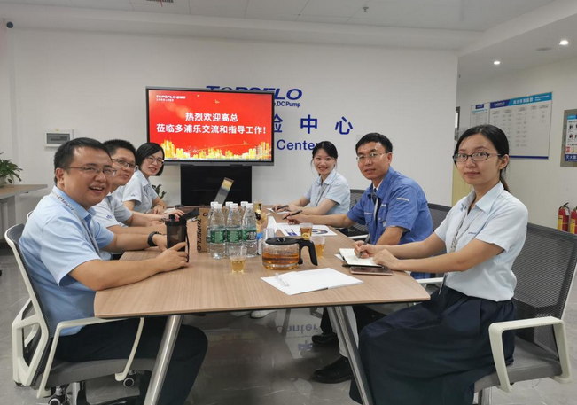 多浦樂泵業(yè)客戶來訪合影