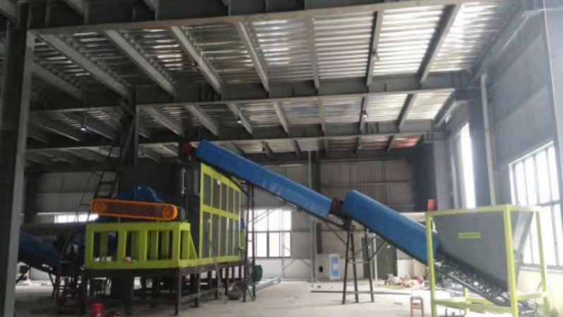 別讓粉碎機(jī)拖后腿!有機(jī)肥生產(chǎn)線想提產(chǎn)?先搞懂這5個(gè)關(guān)鍵要點(diǎn)